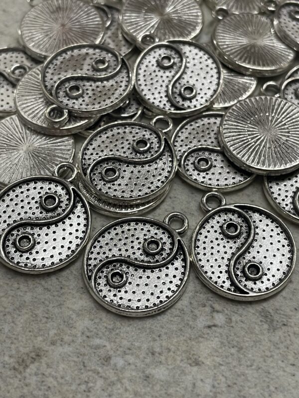 Ying Yang 3 -16939