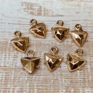 Dije dorado triangulo 16948