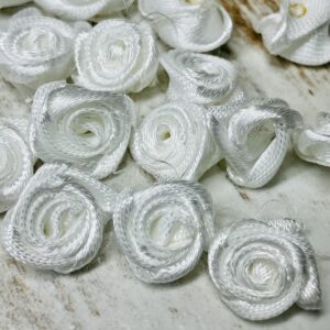 flor Rococo de cinta 15mm blanco 17263