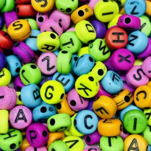 Letritas negras pastilla multicolres opacas16524