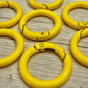 Mosqueton esmaltado circulo amarillo 18342-2-Q