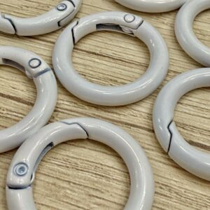 Mosqueton esmaltado circulo blanco 18345-2-Q