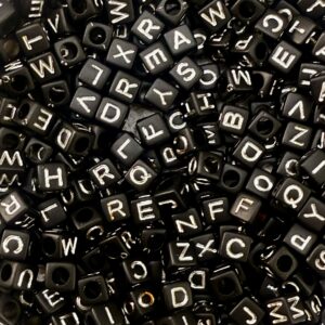 Cubos negros letras plateadas 16524