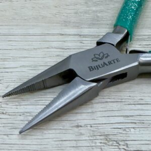PINZA PLANA PUNTA FINA RANURADA 18493
