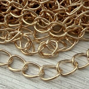 Cadena de hierro dorado 18626