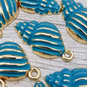 Dije dorado esmaltado caracol  aqua