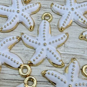 Dije dorado esmaltado opaco estrella de mar Blanco CH