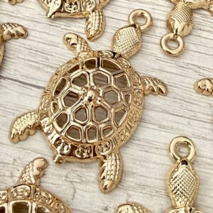 Dije dorado tortuga